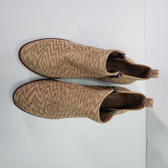 NEW Lucky Brand Basel‎ Booties Toffee Barillos 8 Tan Zig Zag Boots NIB - Picture 2 of 7